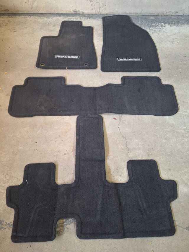 2014-2019 Toyota Highlander Limited Carpet Floor Mats