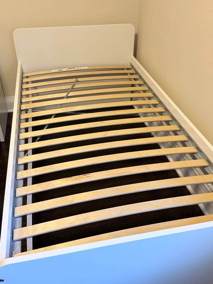 IKEA Släkt Twin Bed Frame with Luröy Slatted Base - photo 2