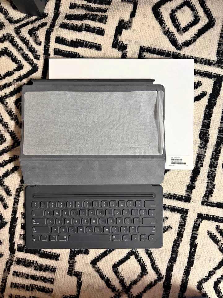 Apple Smart Keyboard Folio for iPad Pro 12.9-Inch