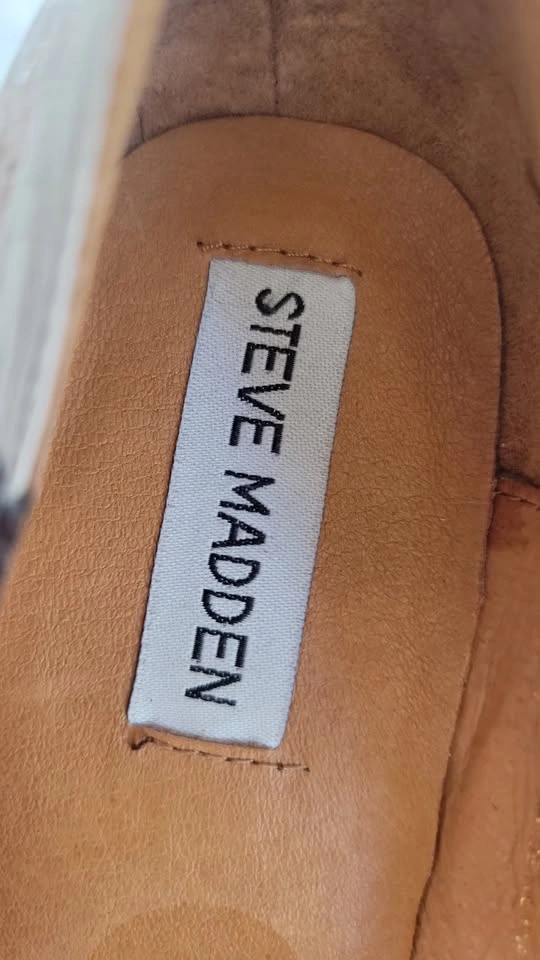 Brand New: Steve Madden Leather Peep-Toe Pumps – Size 8.5 - photo 5
