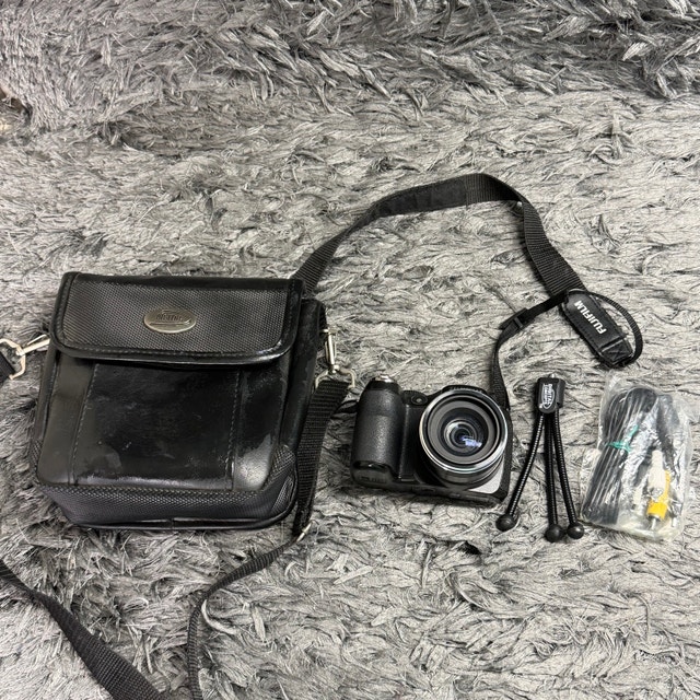 Fujifilm Black Digital Camera - photo 2