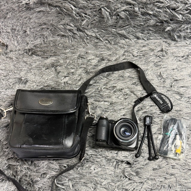 Fujifilm Black Digital Camera - photo 5