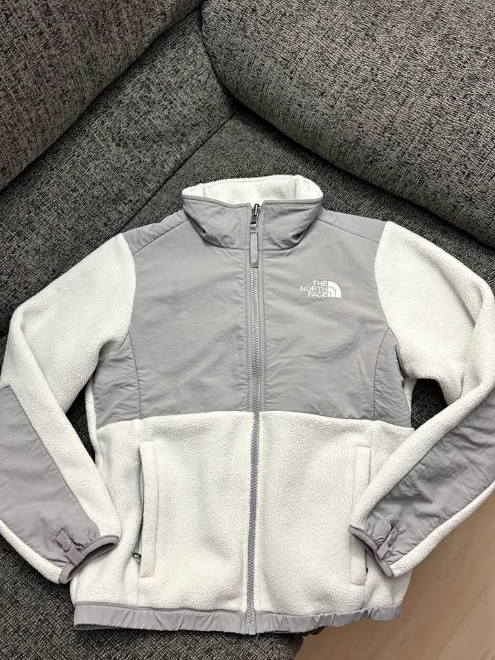 Girls north face denali jacket