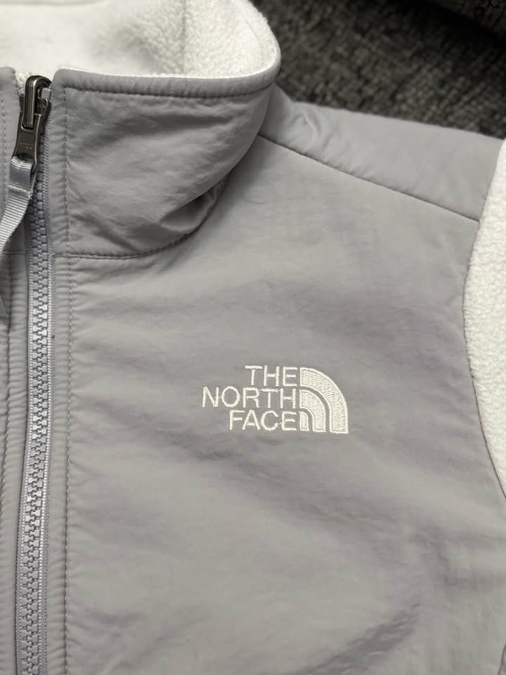 Girls north face denali jacket - photo 2