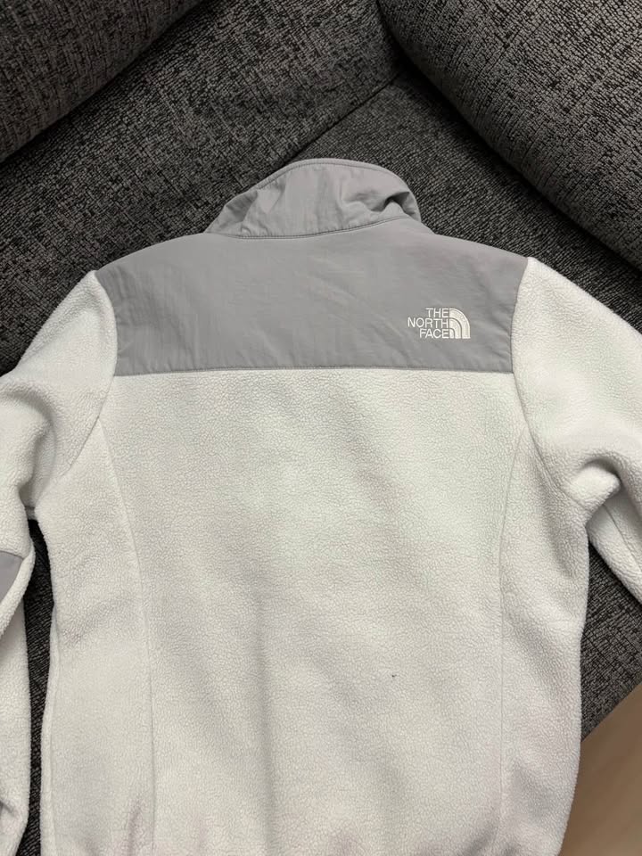 Girls north face denali jacket - photo 3