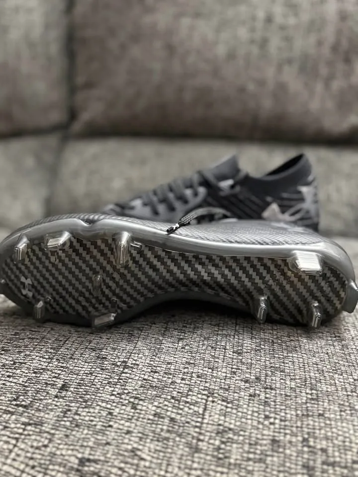 Under armour cleats image indicator(2)