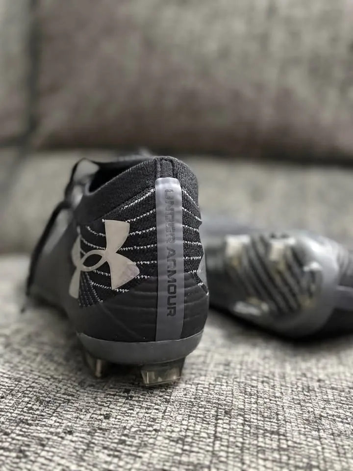 Under armour cleats image indicator(3)