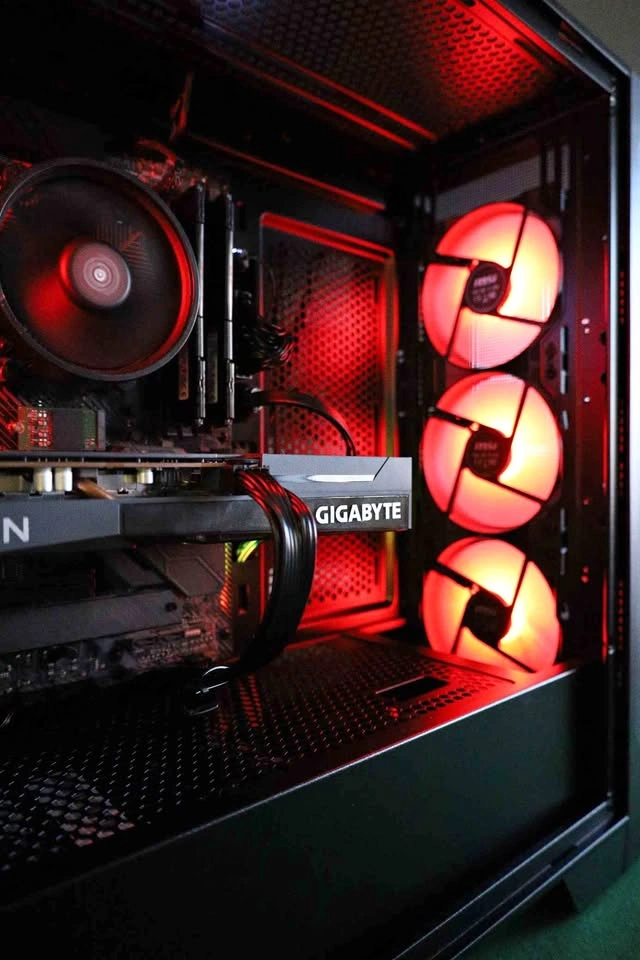 Gaming PC | Ryzen 9 3900X | RX 6600 8GB | 32GB RAM | X570 WiFi