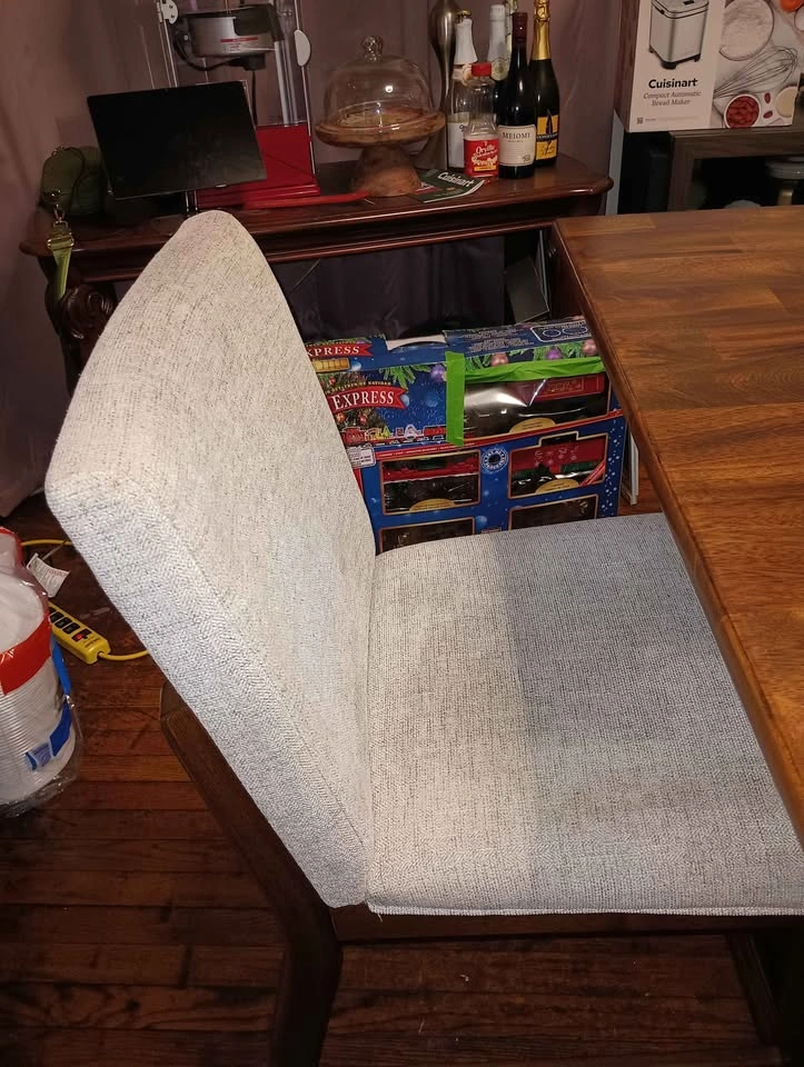 7pc Walnut Table and Upholstered Chairs - photo 2