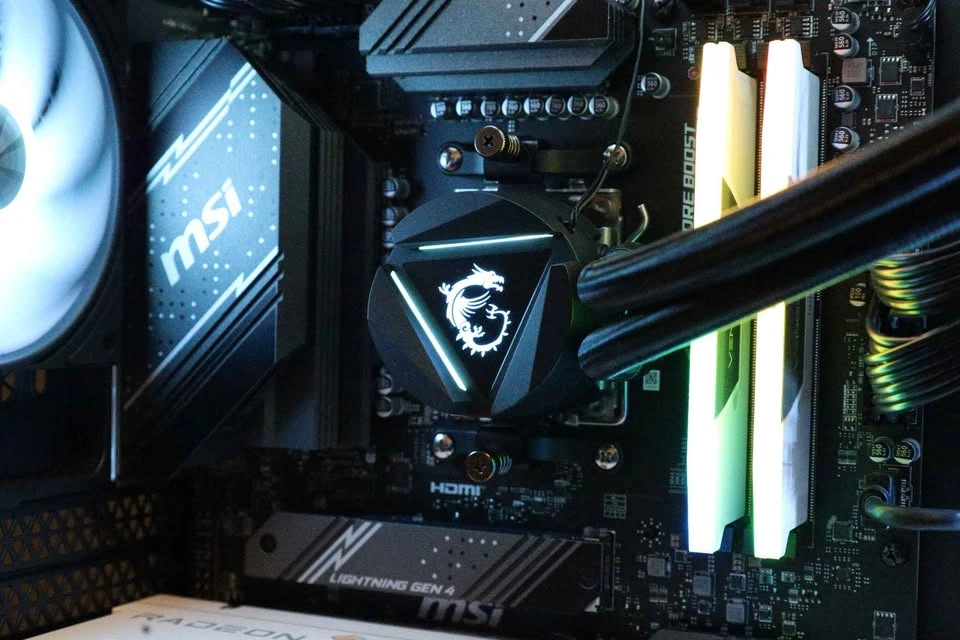 High-End Gaming PC: Ryzen 7 9800X3D, RX 7900 GRE, 32GB DDR5 - photo 3