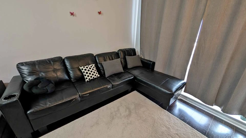 Modern Black L-Shape Sectional Couch – Comfortable & Spacious