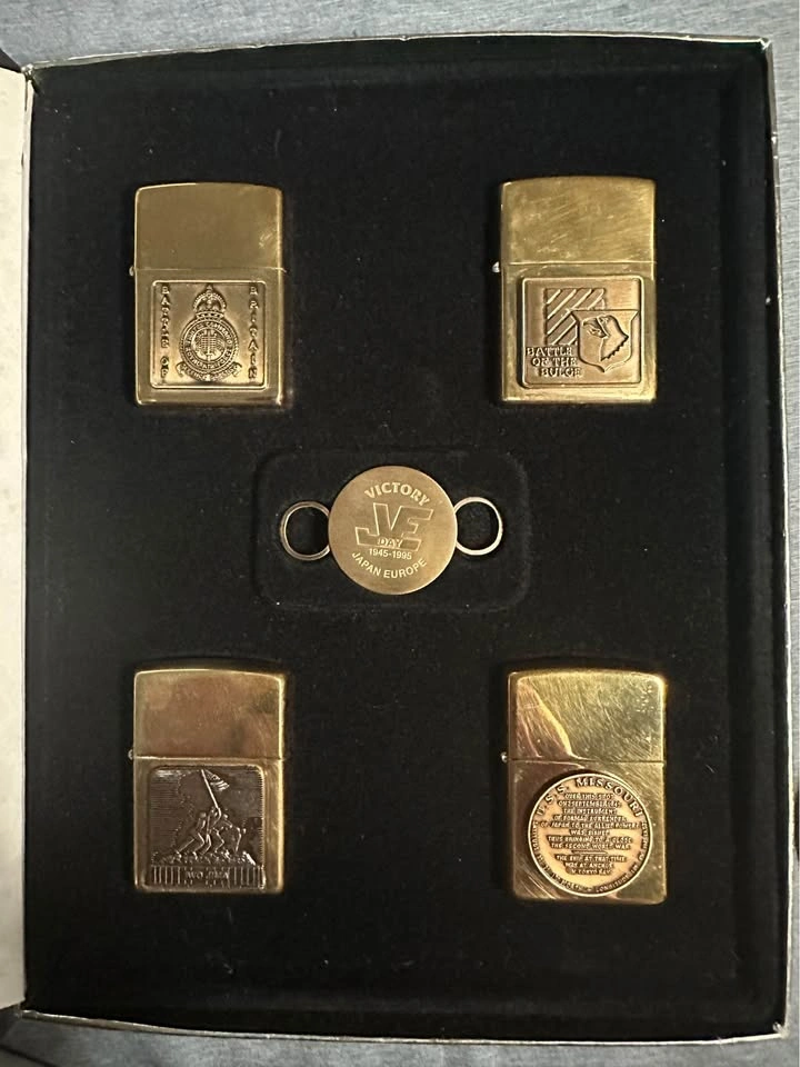 Zippo World War II “A Remembrance” Lighter Set - photo 2