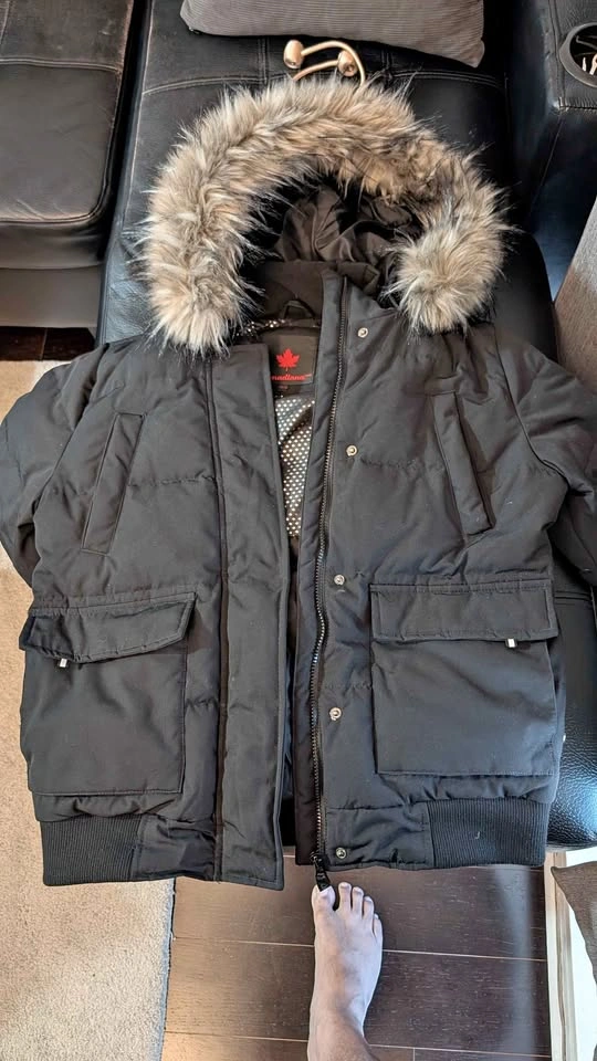 Canadiana Heavy Duty Winter Bomber Jacket with Faux-Fur Hood Med