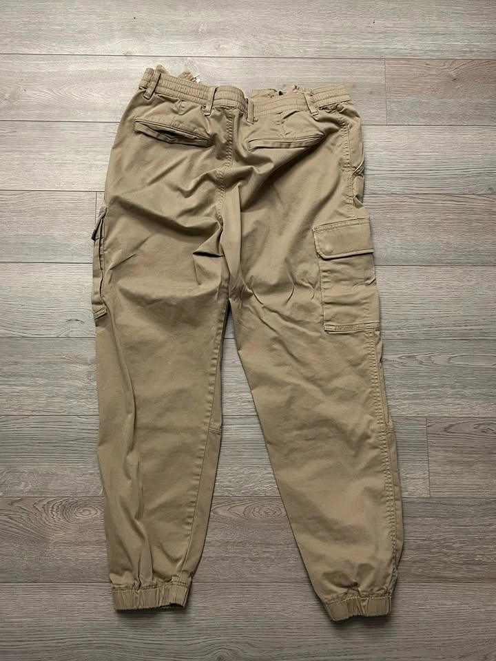 Uniqlo Cargo Jogger Pants – Beige – Size M - photo 2