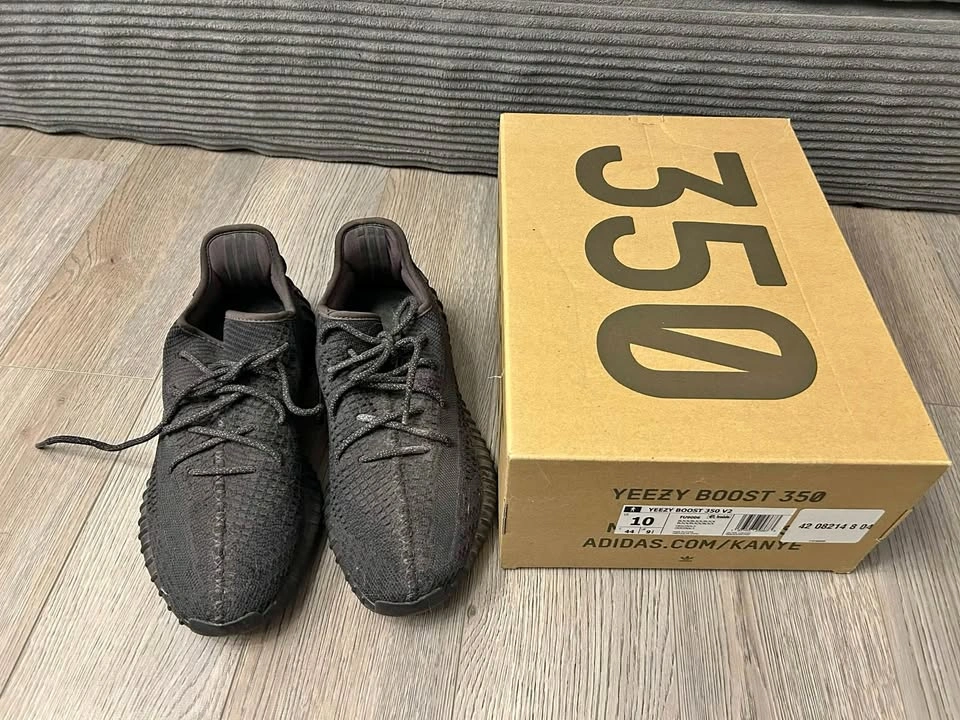 Adidas Yeezy Boost 350 V2 Black Non-Reflective – Size 10