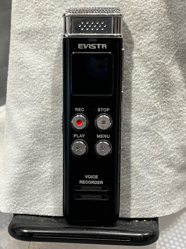 EVISTR L157 Digital Voice Recorder