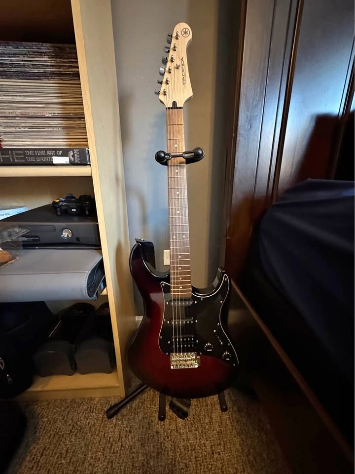 Yamaha PAC012DLX W/ Accessories