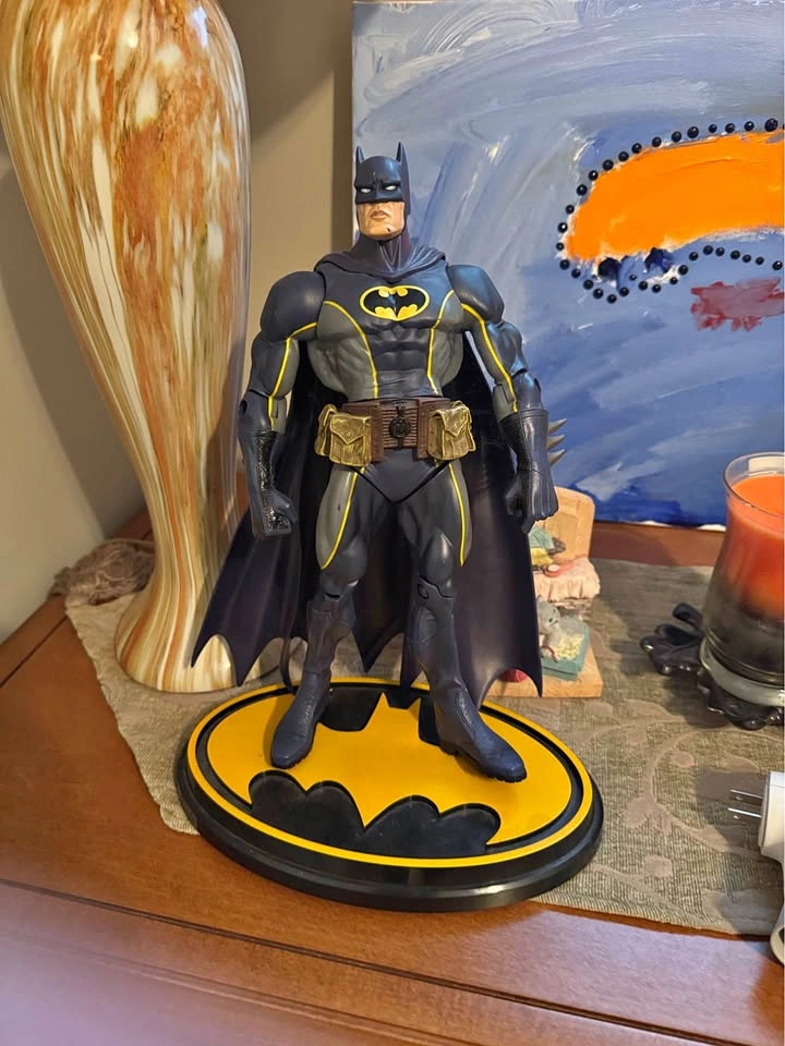 DC Universe "Giants of Justice" 12-inch Batman