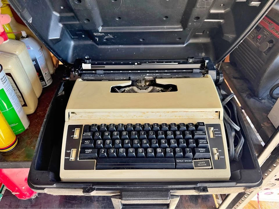 Brother Correctron-Riter XL10 Electric Cassette Typewriter