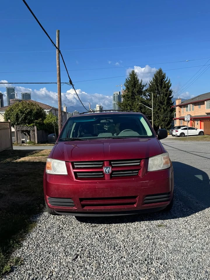 2010 Dodge Caravan - photo 4