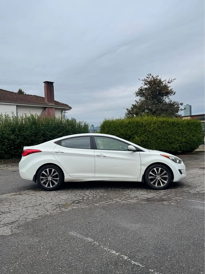 2014 Hyundai Elantra - photo 2