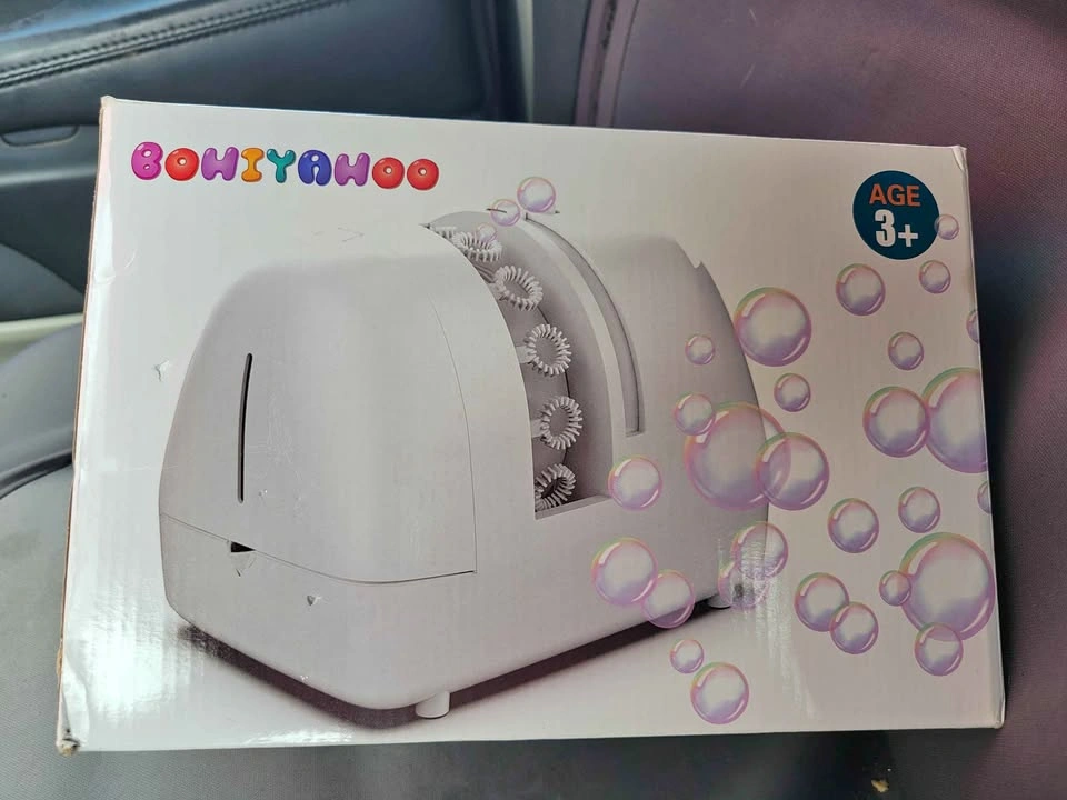 Bubble Maker Operated by Plugin or Batteries