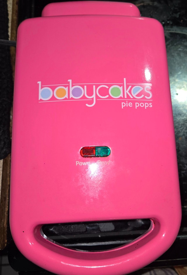 Babycakes Pie Pop Maker