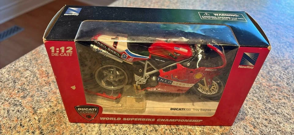 NewRay 1:12 Die-Cast Ducati 998 Troy Bayliss World Superbike