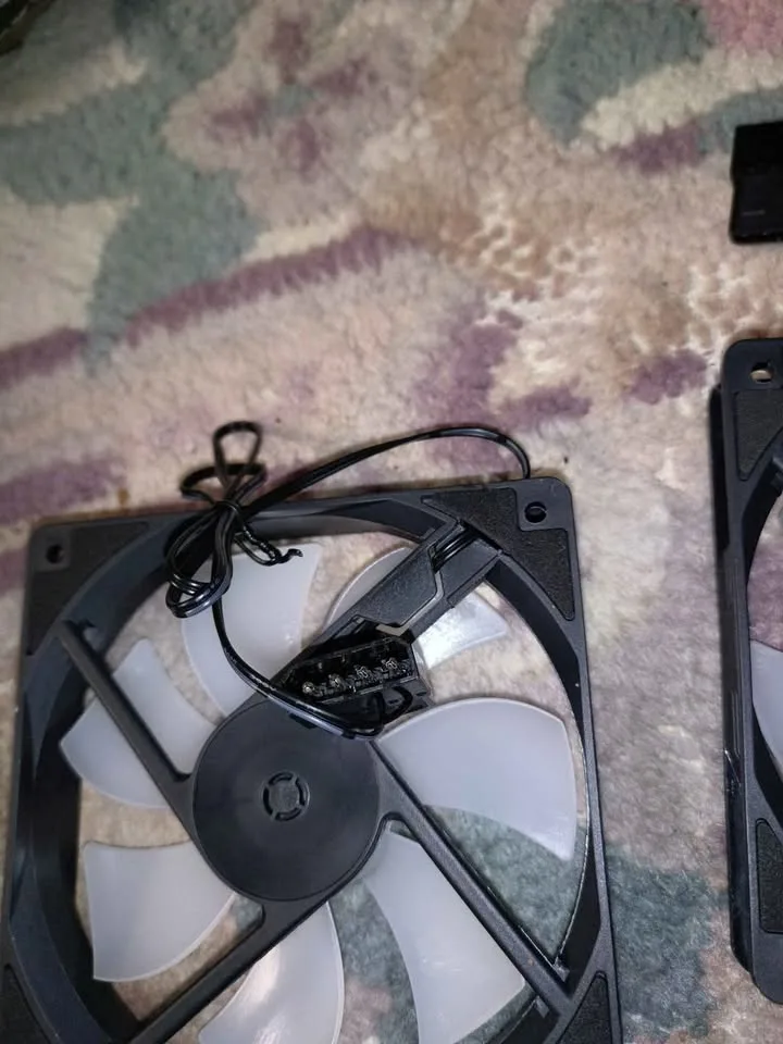 Pair of 120mm RGB Computer Fans image indicator(4)