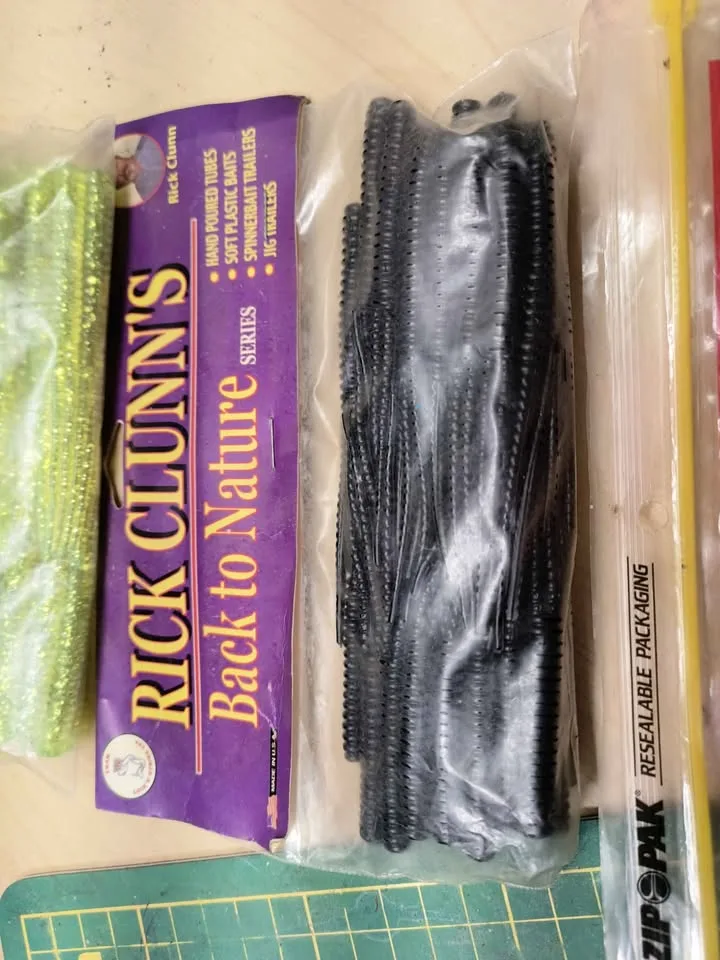 Assorted Soft Plastic Worm Fishing Lures image indicator(3)