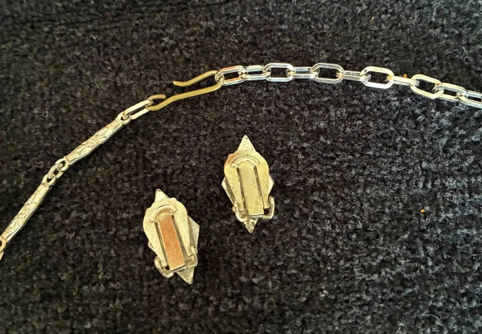 Vintage Mid-Century Rhinestone Necklace & Clip-On Earring Set - photo 3