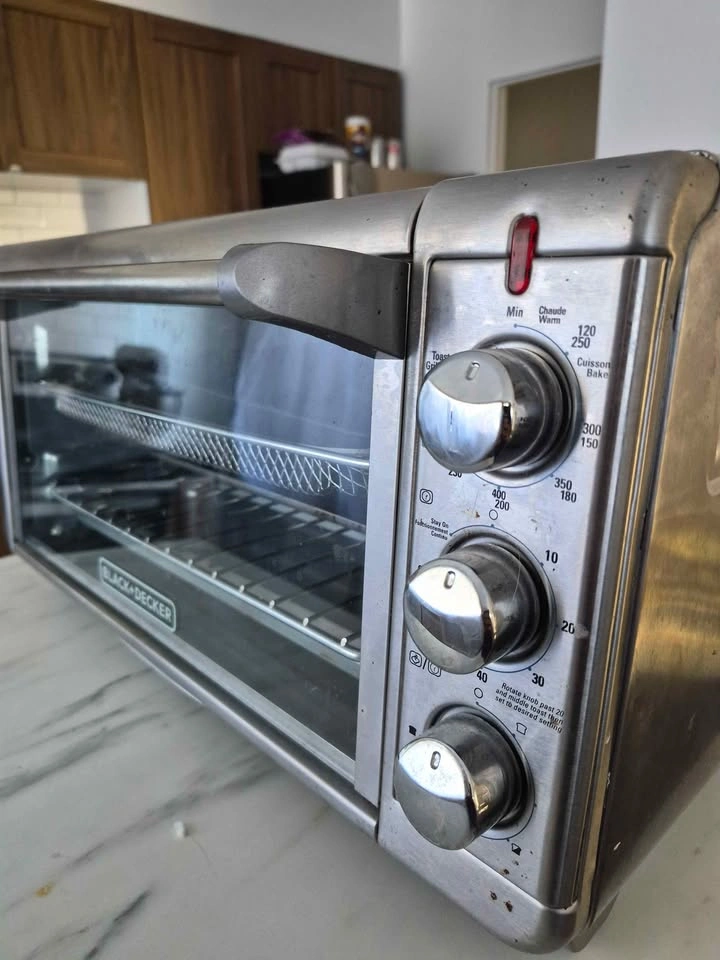 Black And Decker 4 in 1 Airfryer, Baking, Toaster, Broil - photo 2