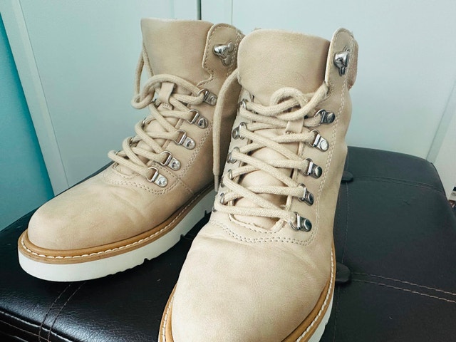 ALDO Size 8 Tan Winter Boots