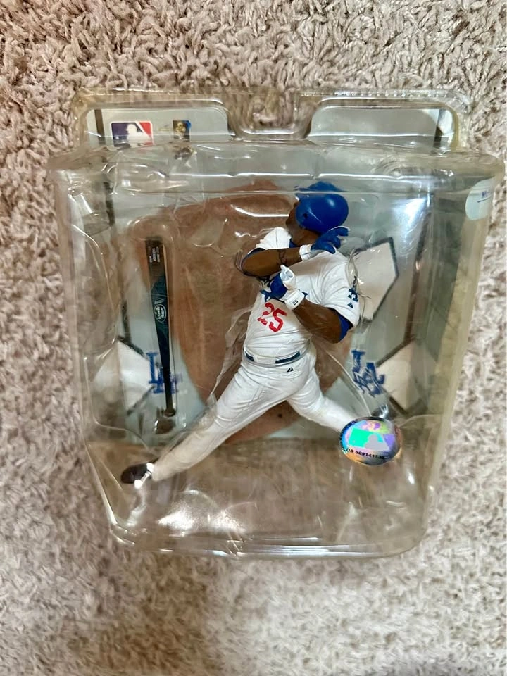 McFarlane's Sports Picks MLB Series 22 Andruw Jones Figure