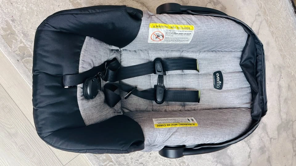 Evenflo Infant Car Seat with Base - photo 2