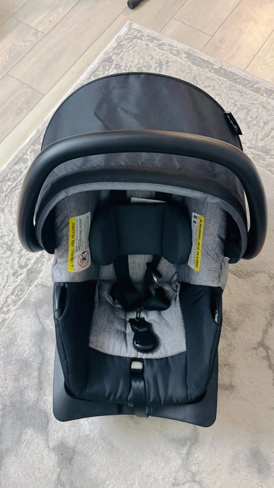 Evenflo Infant Car Seat with Base - photo 3