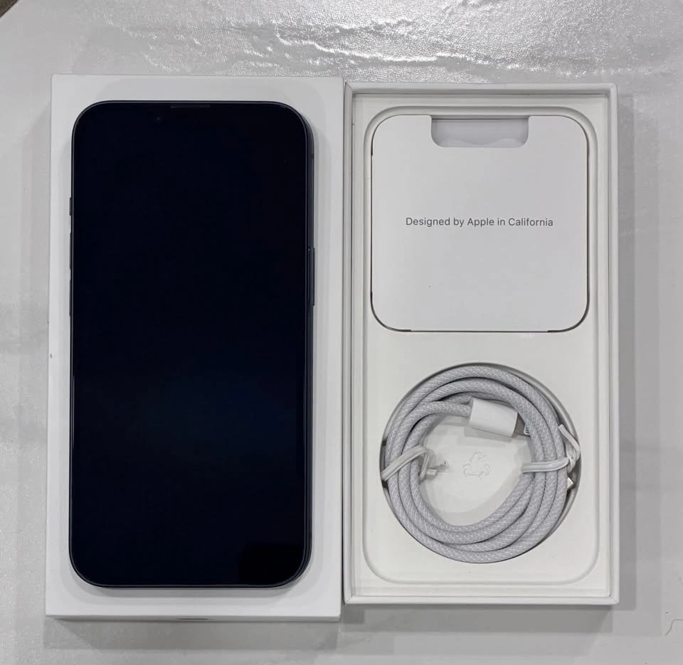 Nearly New 128GB Apple iPhone 14 - 100% Battery Health - photo 2