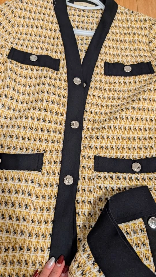 Set of a Blazer and a Skirt - photo 2