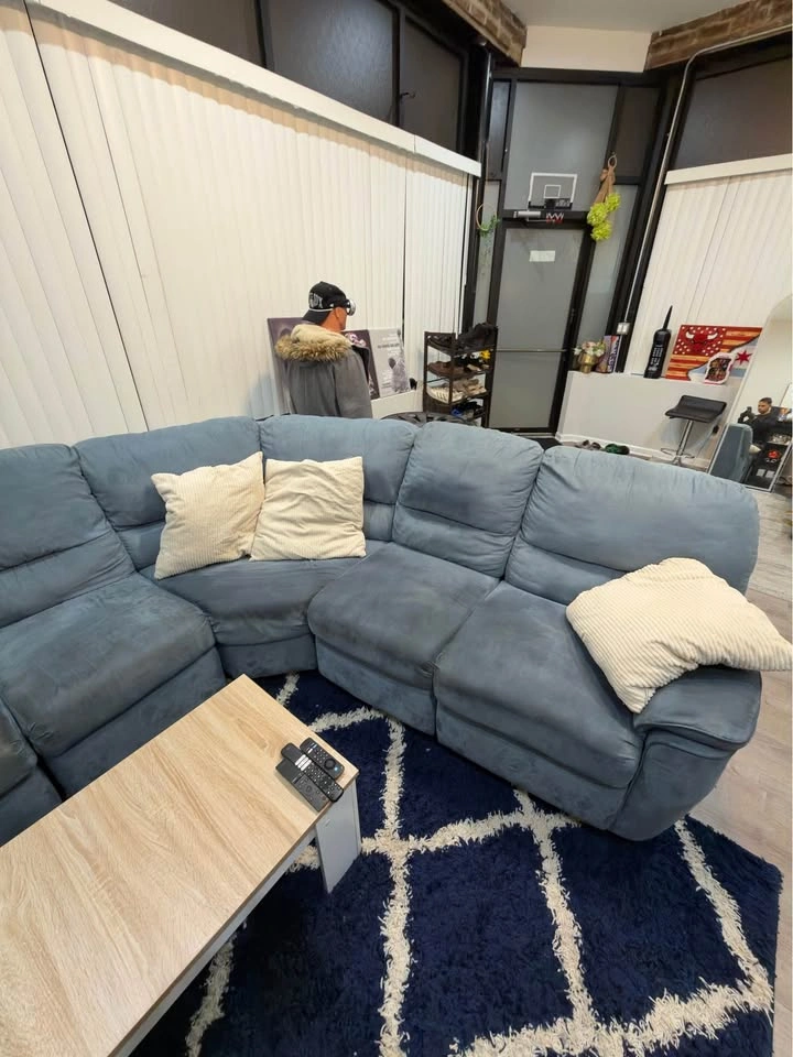 Sectional Couch - photo 4