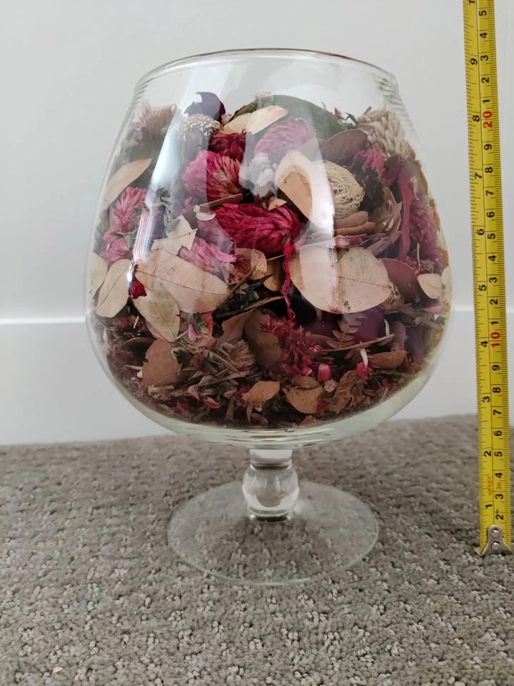 Large Glass Brandy Snifter Vase with Potpourri Centerpiece - photo 2