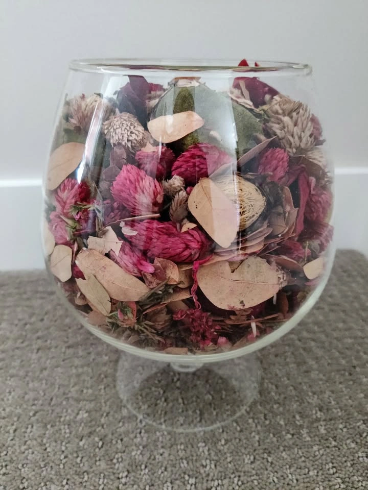 Large Glass Brandy Snifter Vase with Potpourri Centerpiece - photo 5