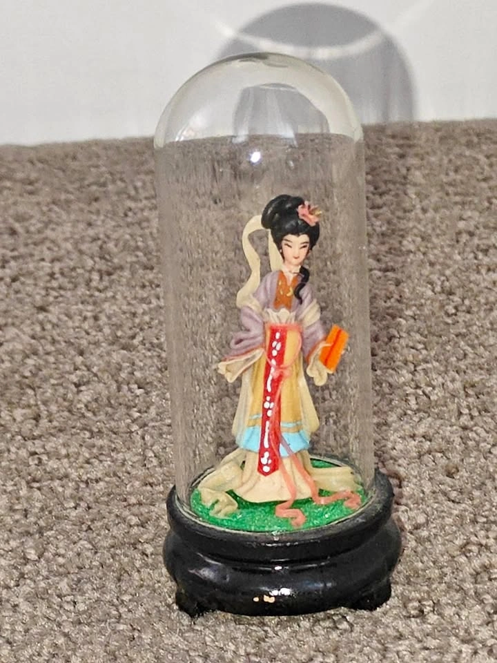 Vintage Chinese Meiren Dome Figurine - Han Dynasty - Lady Ban Ji
