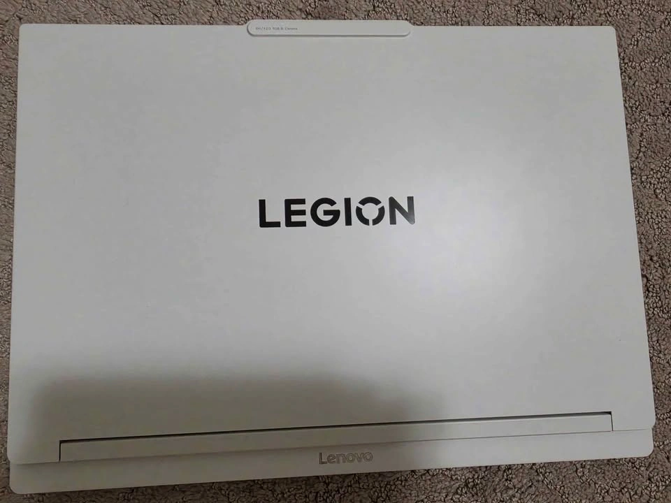 Legion 7i Gen 10 Intel (16") with RTX 5070 - photo 2