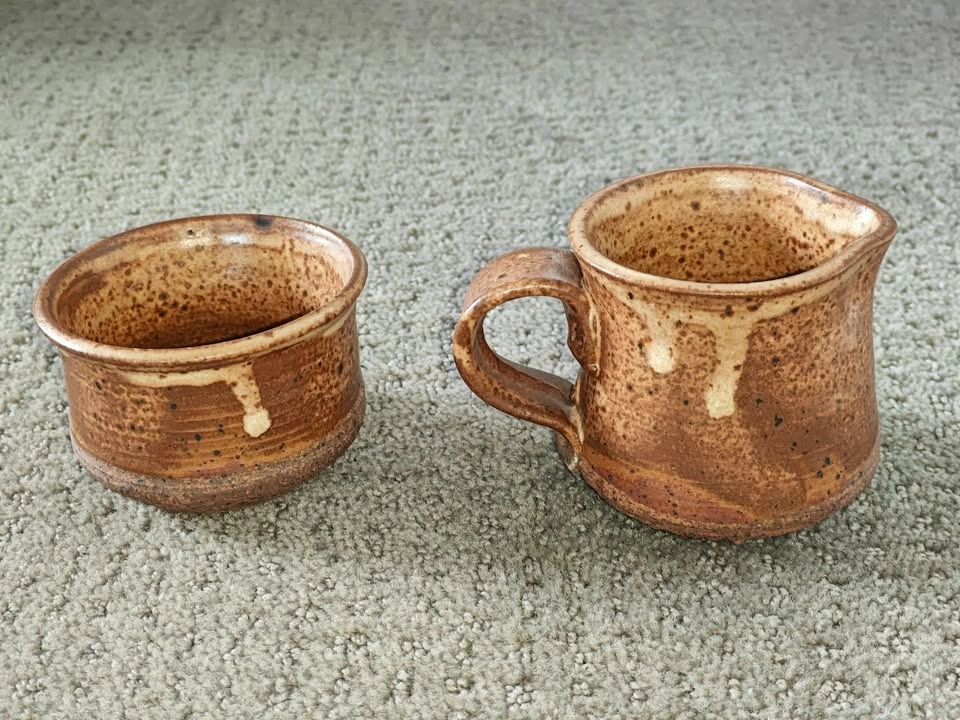 Handmade Studio Pottery Creamer & Matching Bowl Set (Signed) - photo 3