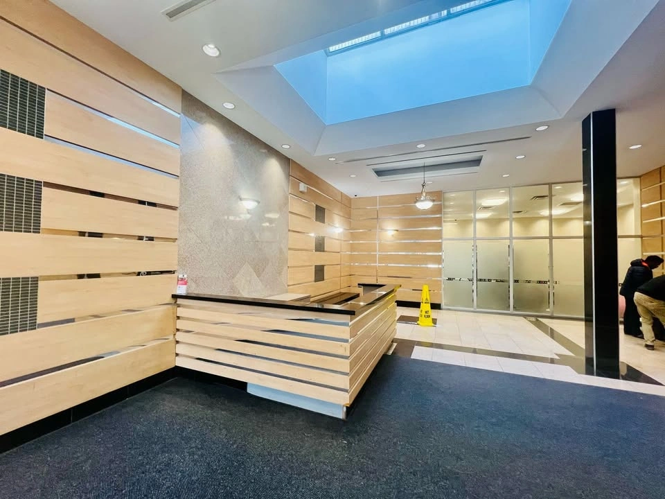 Private room available in downtown –November 1 2026 - photo 2