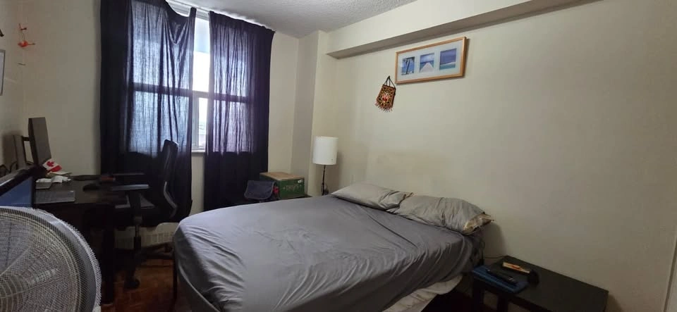 Private room available in downtown –November 1 2026 - photo 3