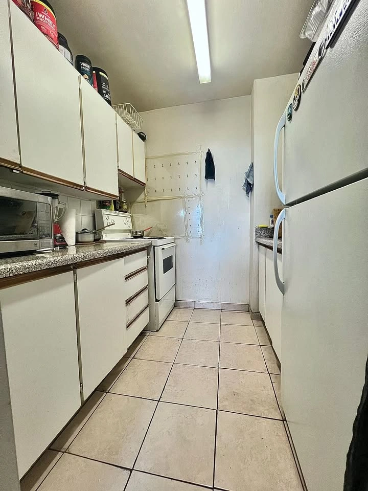 Private room available in downtown –November 1 2026 - photo 4