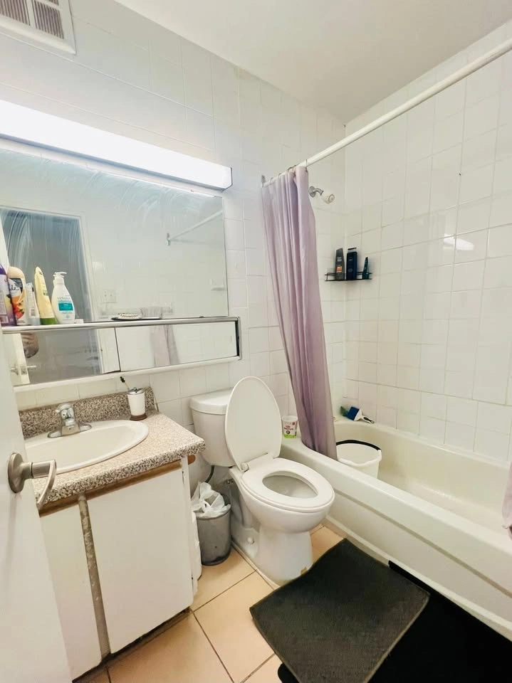 Private room available in downtown –November 1 2026 - photo 5