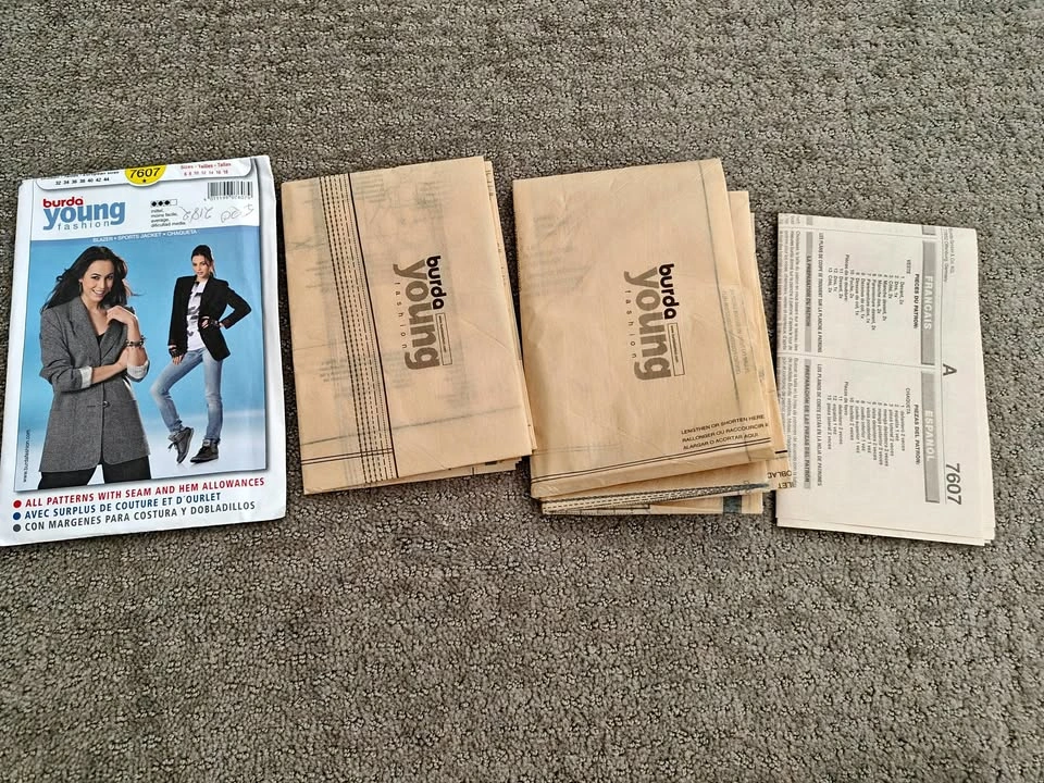 Burda Sewing Pattern Women Blazer Sports Jacket - Sizes: 6-18