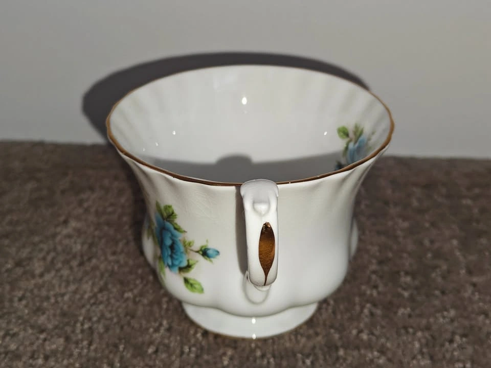 Vintage Tea Cup - Royal Albert - Blue Roses Flower - Bone China - photo 4
